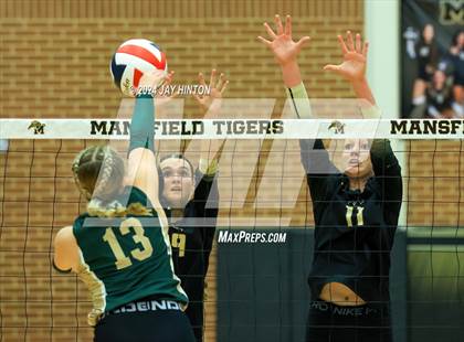 Thumbnail 1 in Whitewright vs. Valley Mills (UIL Volleyball 2A Region 2 Semi) photogallery.