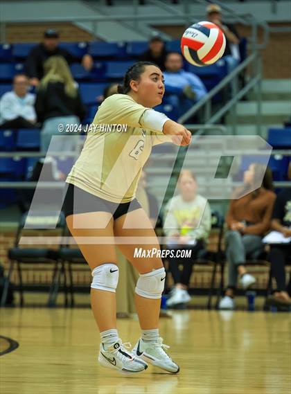 Thumbnail 3 in Whitewright vs. Valley Mills (UIL Volleyball 2A Region 2 Semi) photogallery.