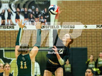 Thumbnail 3 in Whitewright vs. Valley Mills (UIL Volleyball 2A Region 2 Semi) photogallery.