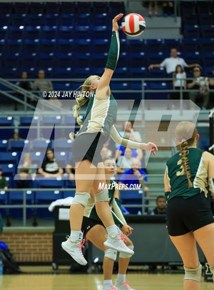 Thumbnail 2 in Whitewright vs. Valley Mills (UIL Volleyball 2A Region 2 Semi) photogallery.