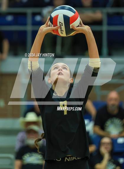 Thumbnail 1 in Whitewright vs. Valley Mills (UIL Volleyball 2A Region 2 Semi) photogallery.