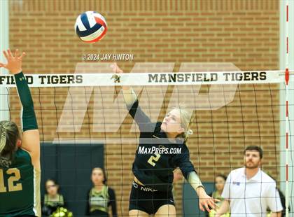 Thumbnail 3 in Whitewright vs. Valley Mills (UIL Volleyball 2A Region 2 Semi) photogallery.