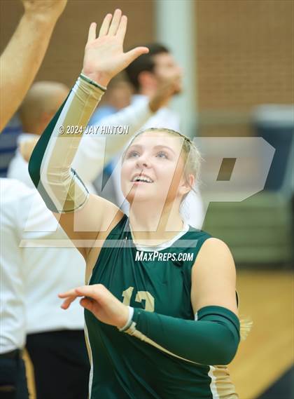 Thumbnail 1 in Whitewright vs. Valley Mills (UIL Volleyball 2A Region 2 Semi) photogallery.