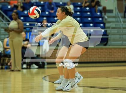 Thumbnail 2 in Whitewright vs. Valley Mills (UIL Volleyball 2A Region 2 Semi) photogallery.