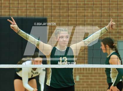 Thumbnail 1 in Whitewright vs. Valley Mills (UIL Volleyball 2A Region 2 Semi) photogallery.