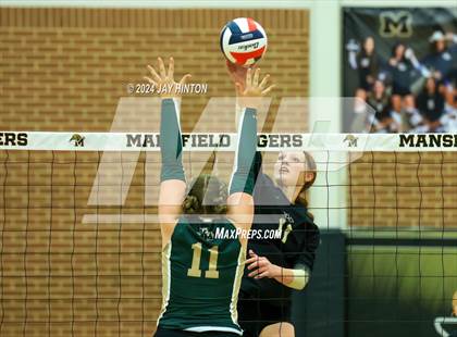 Thumbnail 2 in Whitewright vs. Valley Mills (UIL Volleyball 2A Region 2 Semi) photogallery.