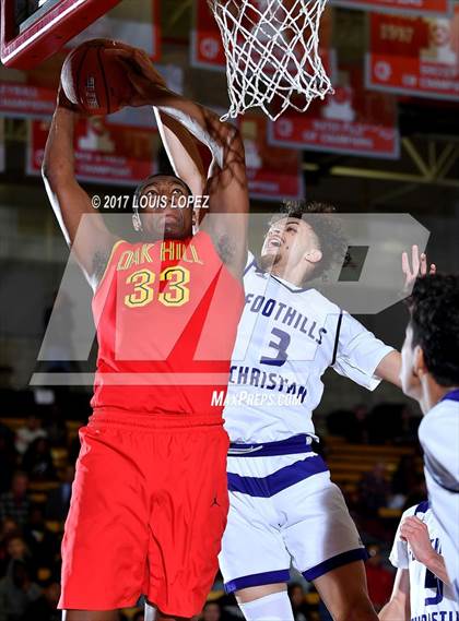 Thumbnail 2 in Foothills Christian vs. Oak Hill Academy (Nike Extravaganza) photogallery.
