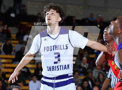 Thumbnail 2 in Foothills Christian vs. Oak Hill Academy (Nike Extravaganza) photogallery.