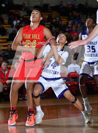 Thumbnail 3 in Foothills Christian vs. Oak Hill Academy (Nike Extravaganza) photogallery.
