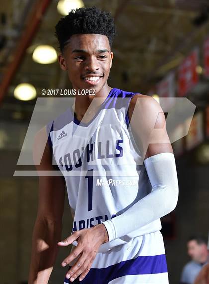 Thumbnail 3 in Foothills Christian vs. Oak Hill Academy (Nike Extravaganza) photogallery.
