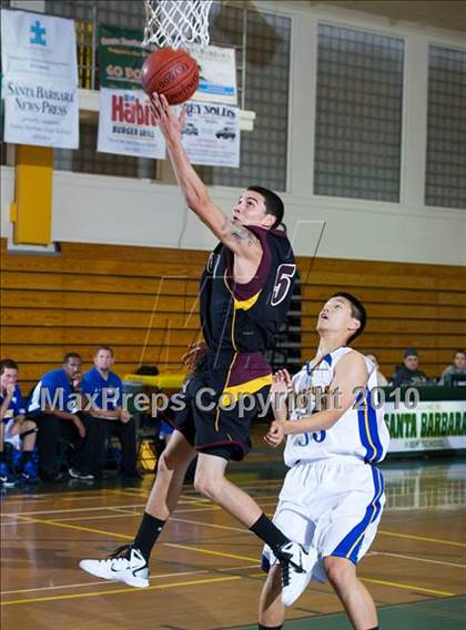 Thumbnail 3 in Arlington vs. Agoura (Santa Barbara Holiday Classic Tournament) photogallery.