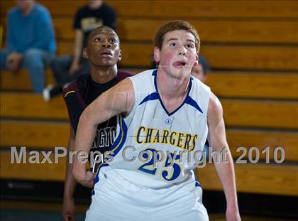 Thumbnail 3 in Arlington vs. Agoura (Santa Barbara Holiday Classic Tournament) photogallery.