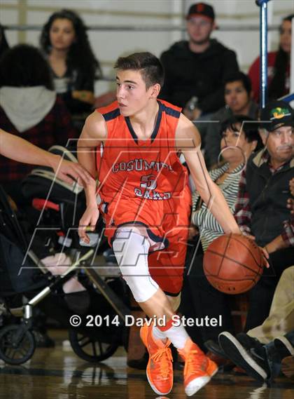 Thumbnail 3 in Cosumnes Oaks vs. Campolindo (Gridley Invitational) photogallery.