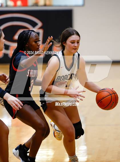 Thumbnail 3 in Gary vs Shelbyville (Bobcat Classic) photogallery.