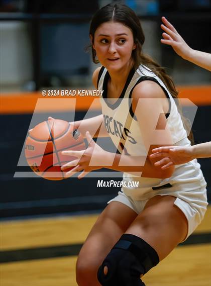 Thumbnail 3 in Gary vs Shelbyville (Bobcat Classic) photogallery.