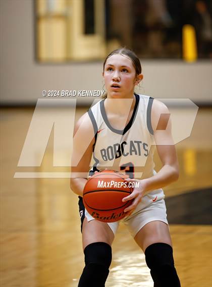 Thumbnail 2 in Gary vs Shelbyville (Bobcat Classic) photogallery.