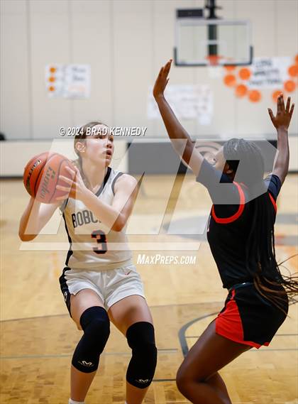 Thumbnail 3 in Gary vs Shelbyville (Bobcat Classic) photogallery.