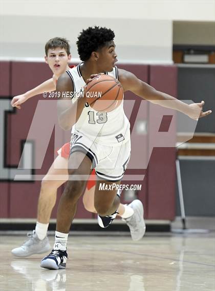 Thumbnail 3 in Mater Dei vs. Mayfair (Rancho Mirage Holiday Invitational) photogallery.