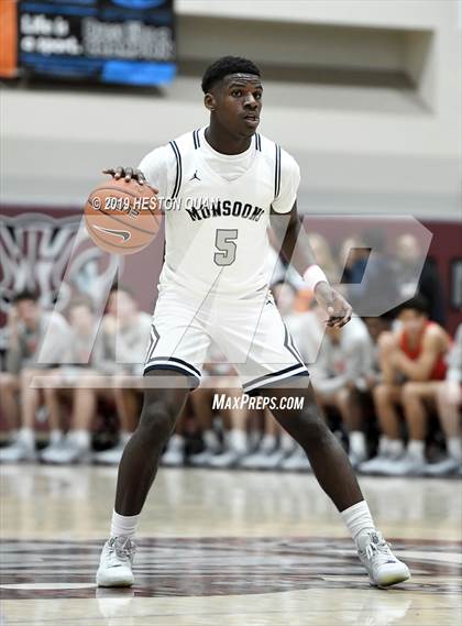 Thumbnail 1 in Mater Dei vs. Mayfair (Rancho Mirage Holiday Invitational) photogallery.
