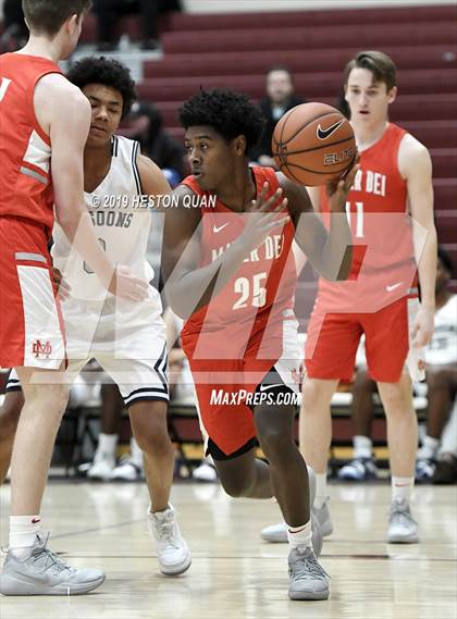 Thumbnail 3 in Mater Dei vs. Mayfair (Rancho Mirage Holiday Invitational) photogallery.