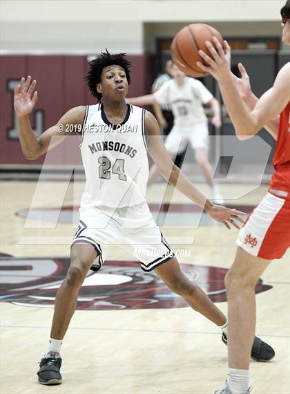 Thumbnail 3 in Mater Dei vs. Mayfair (Rancho Mirage Holiday Invitational) photogallery.