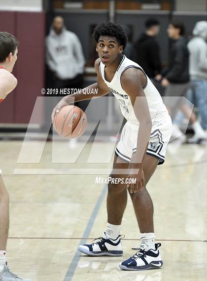 Thumbnail 1 in Mater Dei vs. Mayfair (Rancho Mirage Holiday Invitational) photogallery.