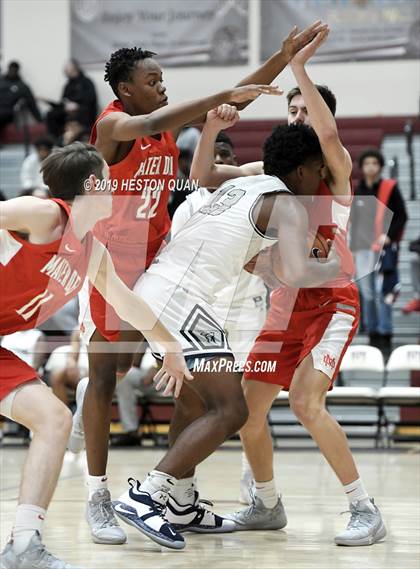 Thumbnail 2 in Mater Dei vs. Mayfair (Rancho Mirage Holiday Invitational) photogallery.