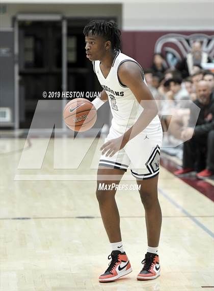 Thumbnail 2 in Mater Dei vs. Mayfair (Rancho Mirage Holiday Invitational) photogallery.