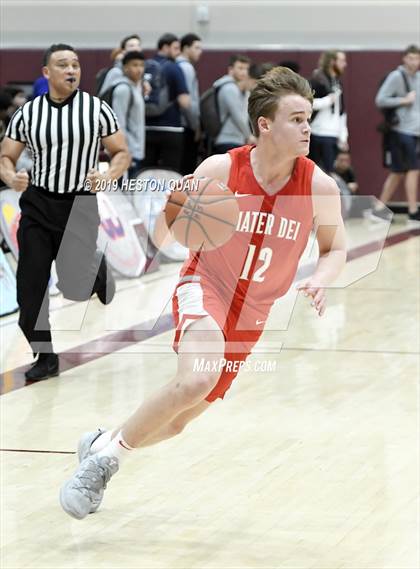 Thumbnail 1 in Mater Dei vs. Mayfair (Rancho Mirage Holiday Invitational) photogallery.