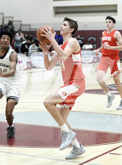 Thumbnail 2 in Mater Dei vs. Mayfair (Rancho Mirage Holiday Invitational) photogallery.