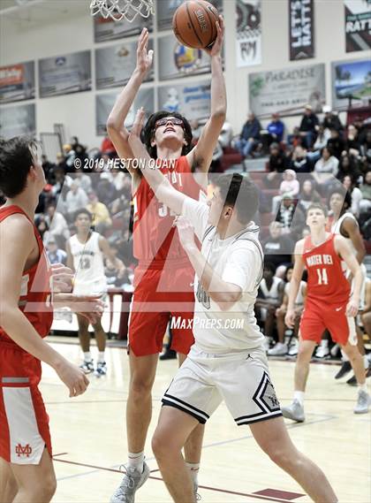 Thumbnail 2 in Mater Dei vs. Mayfair (Rancho Mirage Holiday Invitational) photogallery.
