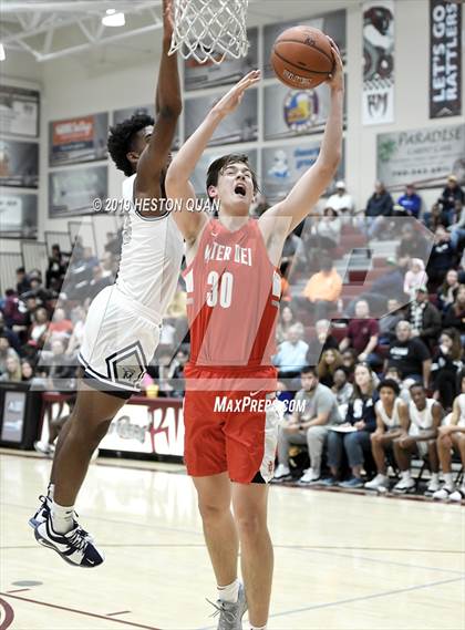 Thumbnail 1 in Mater Dei vs. Mayfair (Rancho Mirage Holiday Invitational) photogallery.