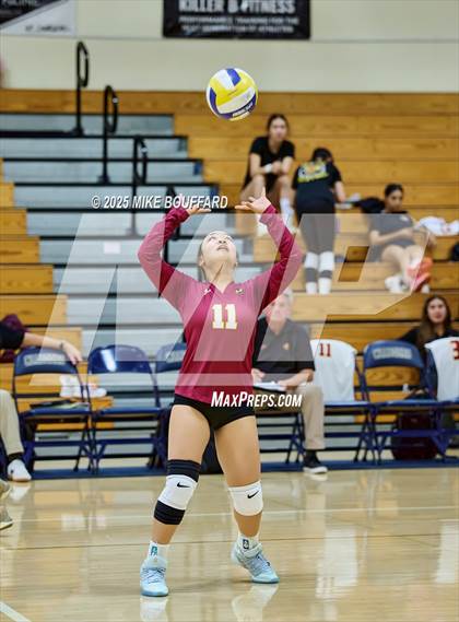 Thumbnail 2 in JV: Oxnard @ Dos Pueblos photogallery.