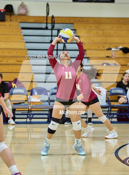 Thumbnail 2 in JV: Oxnard @ Dos Pueblos photogallery.