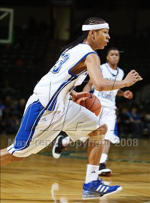 Thumbnail 3 in Trenton Catholic Academy vs Bishop Loughlin (Prime Time Shootout) photogallery.