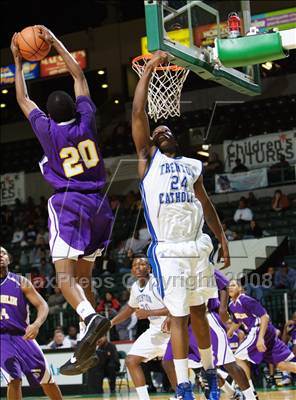 Thumbnail 2 in Trenton Catholic Academy vs Bishop Loughlin (Prime Time Shootout) photogallery.