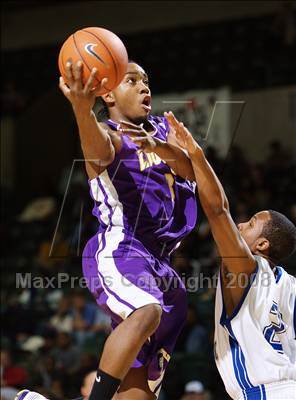 Thumbnail 2 in Trenton Catholic Academy vs Bishop Loughlin (Prime Time Shootout) photogallery.