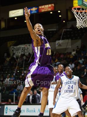Thumbnail 3 in Trenton Catholic Academy vs Bishop Loughlin (Prime Time Shootout) photogallery.