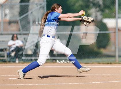 Thumbnail 2 in Union Catholic @ Summit photogallery.