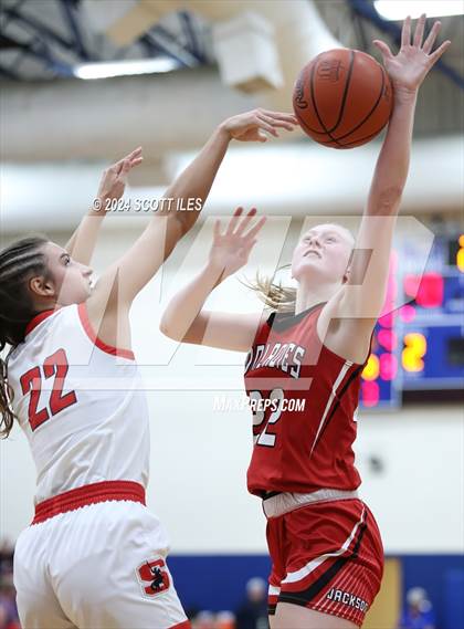Thumbnail 1 in Jackson vs. Sheridan (OHSAA D2 District Semifinal) photogallery.