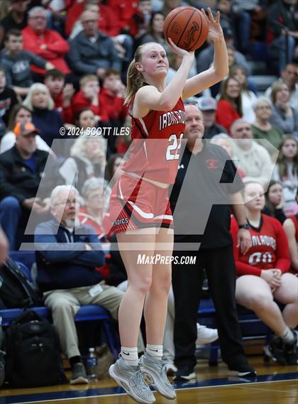 Thumbnail 2 in Jackson vs. Sheridan (OHSAA D2 District Semifinal) photogallery.