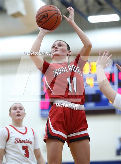 Thumbnail 3 in Jackson vs. Sheridan (OHSAA D2 District Semifinal) photogallery.