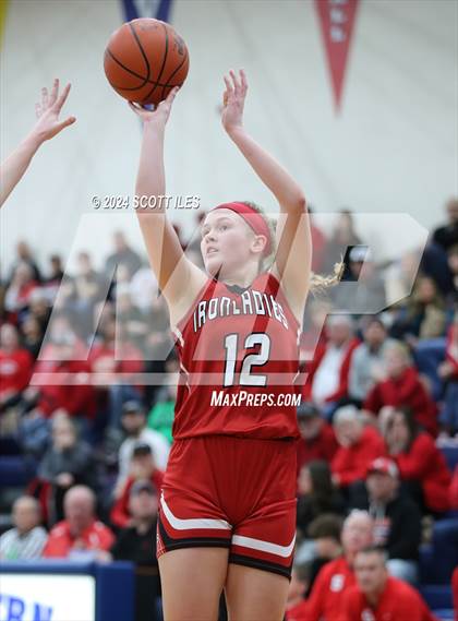 Thumbnail 2 in Jackson vs. Sheridan (OHSAA D2 District Semifinal) photogallery.