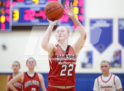 Thumbnail 2 in Jackson vs. Sheridan (OHSAA D2 District Semifinal) photogallery.