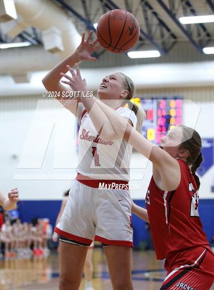 Thumbnail 2 in Jackson vs. Sheridan (OHSAA D2 District Semifinal) photogallery.