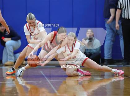Thumbnail 2 in Jackson vs. Sheridan (OHSAA D2 District Semifinal) photogallery.