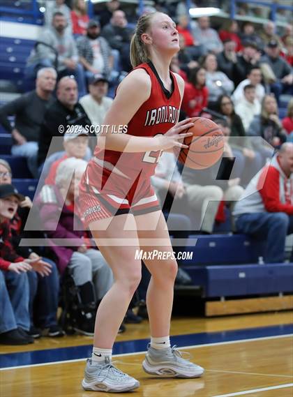 Thumbnail 3 in Jackson vs. Sheridan (OHSAA D2 District Semifinal) photogallery.