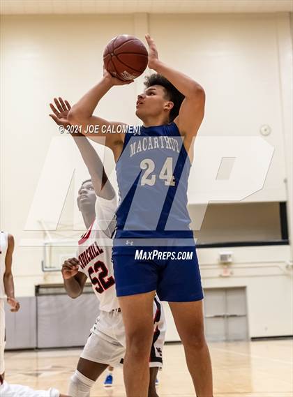 Thumbnail 1 in MacArthur [Douglas] vs Churchill photogallery.