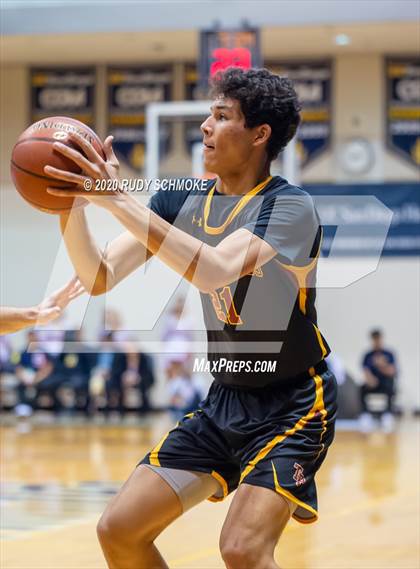 Thumbnail 3 in Torrey Pines vs. Cathedral Catholic (CIF SDS Open Division Finals} photogallery.