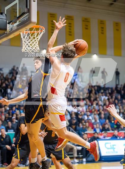 Thumbnail 2 in Torrey Pines vs. Cathedral Catholic (CIF SDS Open Division Finals} photogallery.